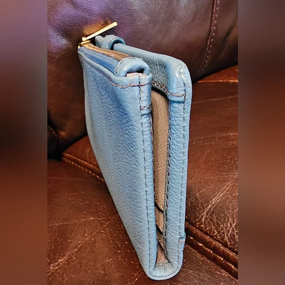 Fossil Lainie Blue Leather Clutch Wallet EUC - Picture 6 of 13